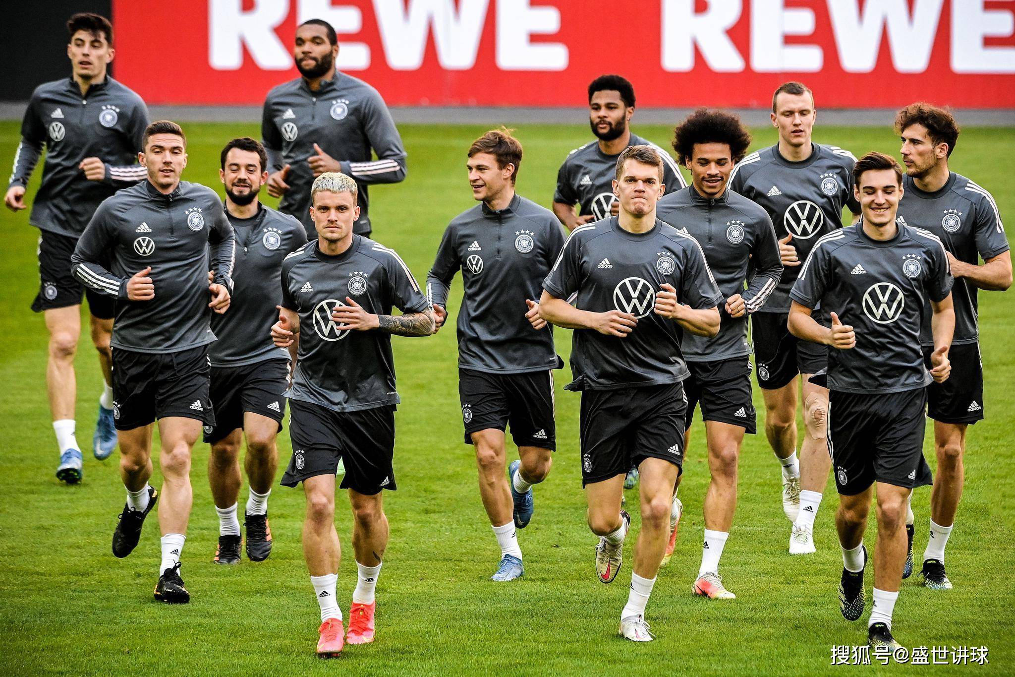 bet365-德国足球队壮烈奋斗，丹麦队表现超乎意料令人惊叹(德国丹麦队比分)