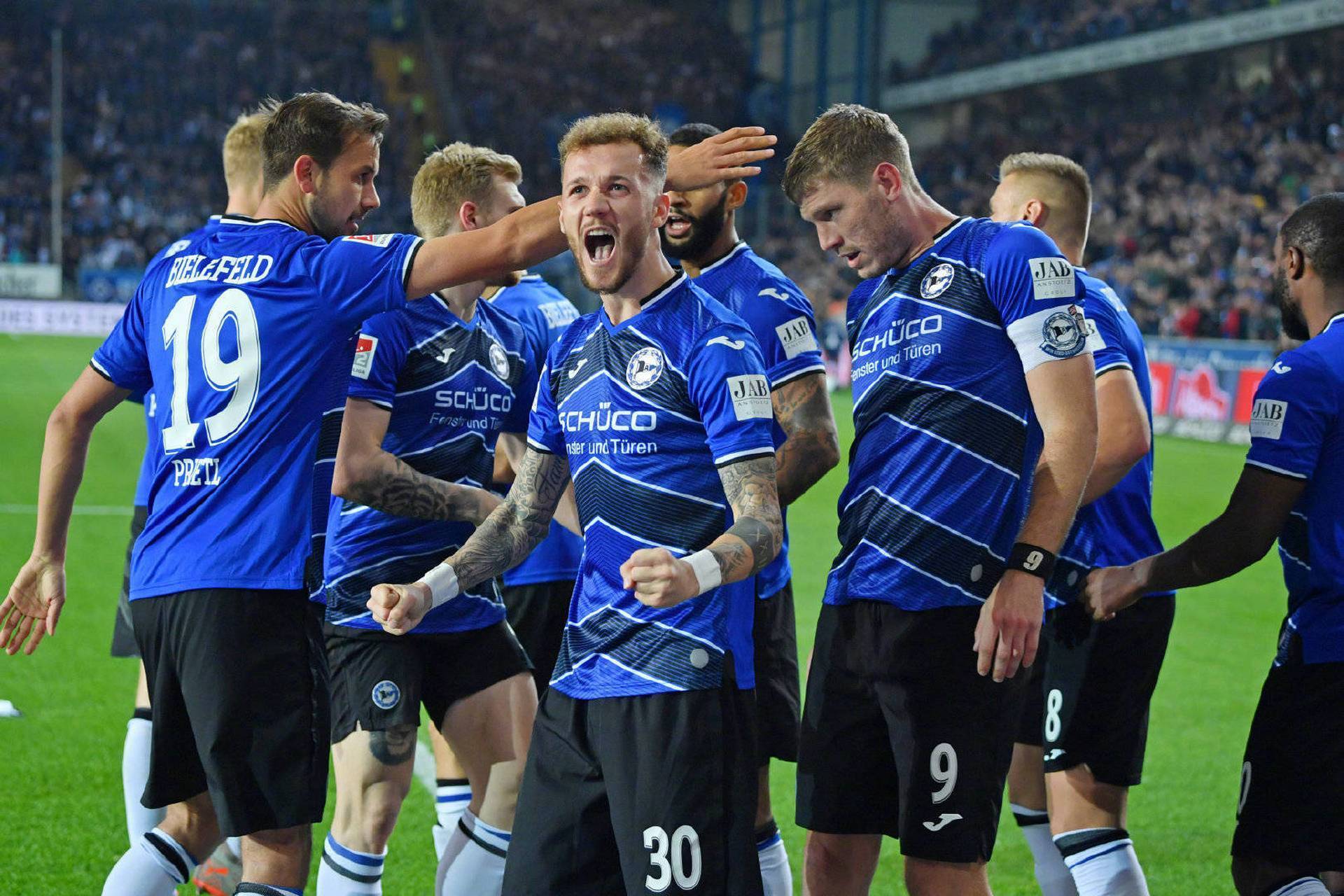 柏林赫塔客场逆转，展现冲击奖杯决心的简单介绍