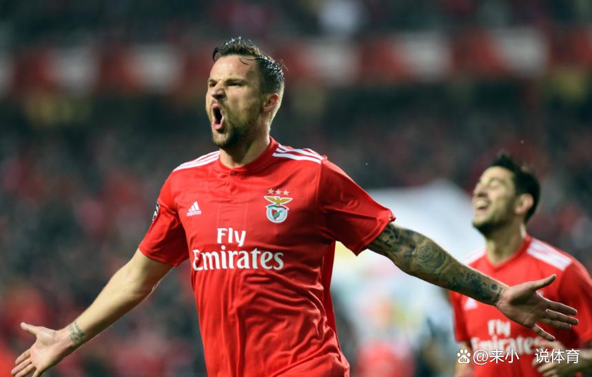 包含皇马客场-平穆里尼奥，战罢赛季首平的词条